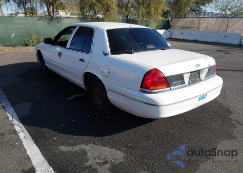1998 Ford Crown Victoria Police Interceptor z USA, uszkodzony, nr VIN 2FAFP71W4WX172484